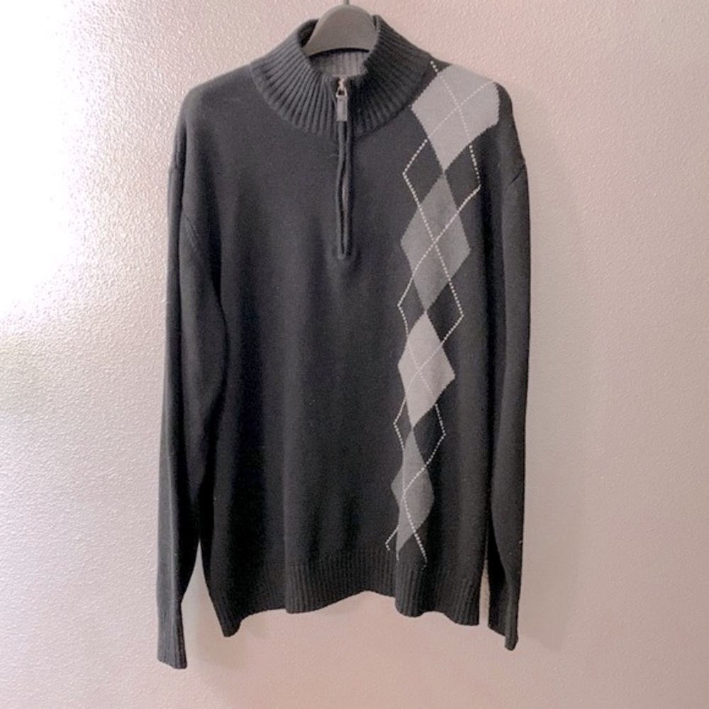 OSCAR DELA RENTA stylish quarter zip argyle sweater